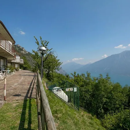 Wonderful View 2 - Happy * Tremosine
