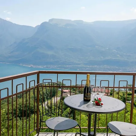 Wonderful View 2 - Happy Apartament
