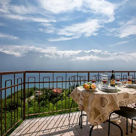 Wonderful View 2 Apartment *